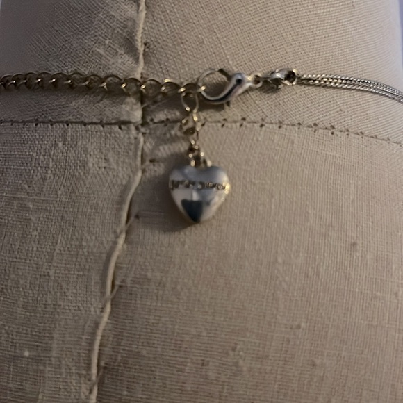 Betsey Johnson triple strand necklace - Picture 7 of 7